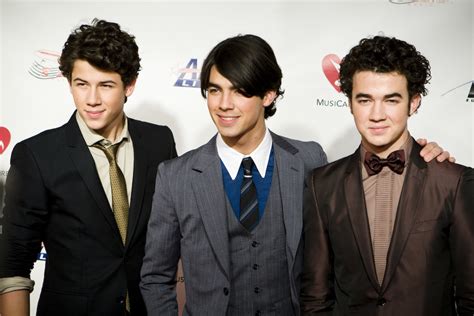 File:Jonas Brothers 2009.jpg - Wikimedia Commons