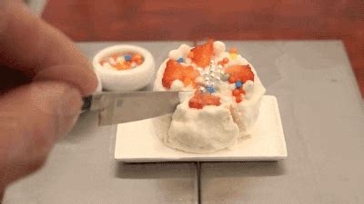 Cake Kitchen GIF - Find & Share on GIPHY