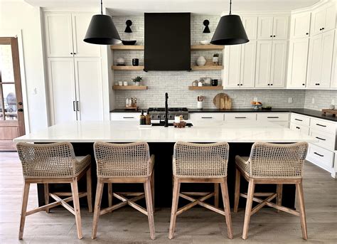 All About Bar Stools for the Kitchen Island: A Size Guide