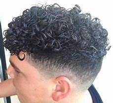 How to Use a Pomade For Curly Hair - Montreal Best Barbershop