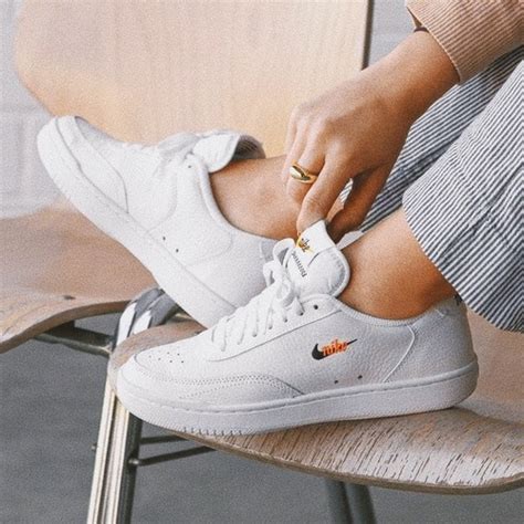 Nike Court Vintage Premium Women White Black Orange