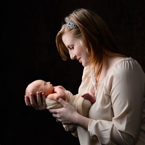 mother & baby, new mom photo | Baby portraits, Family portraits, Mom photos