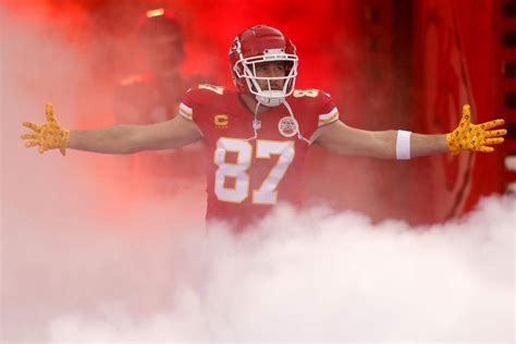 Super Bowl 2023: Chiefs tight end Travis Kelce somehow always open