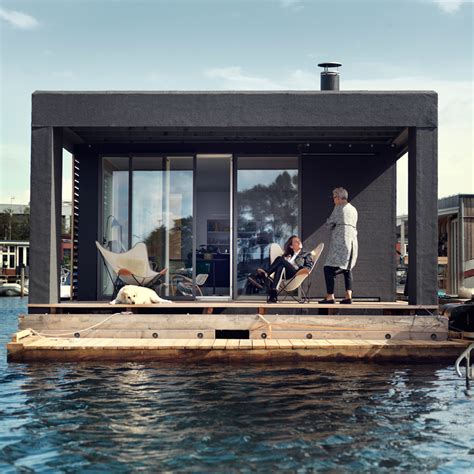 Houseboat by Laust Nørgaard floats in Copenhagen harbour | Dezeen | Bloglovin’