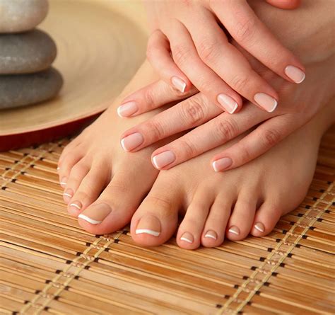 AAYNA Waterless Medical Pedicure - AAYNA Clinic