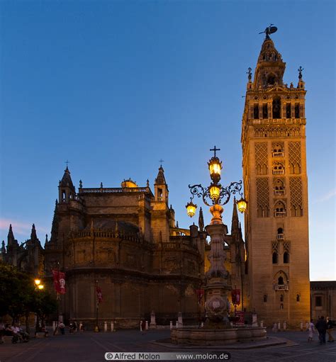 Cathedral photo. Santa Cruz, Sevilla, Spain