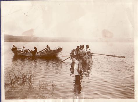 PALESTINE FISHERMEN FISHING Lake of Tiberias Galilee Sea Fishermen Old Photo 1920 $32.02 - PicClick