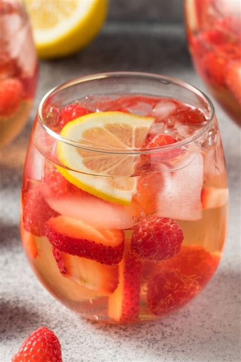 10 Best Rosé Cocktails for Happy Hour - Insanely Good