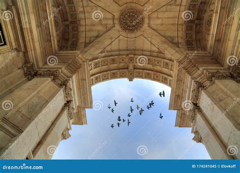 Commerce Plaza Arch in Lisbon Stock Image - Image of comercio, blue ...