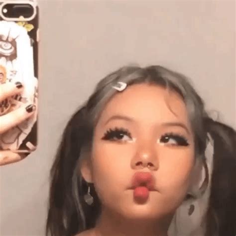 Cute Anime Girl Pfp Aesthetic Gifs Makeup - IMAGESEE