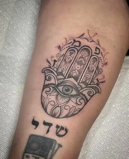 Share more than 83 best hamsa tattoo latest - vova.edu.vn