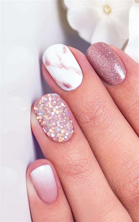 Wedding Nails With Glitter [2022/23 Guide + FAQs]