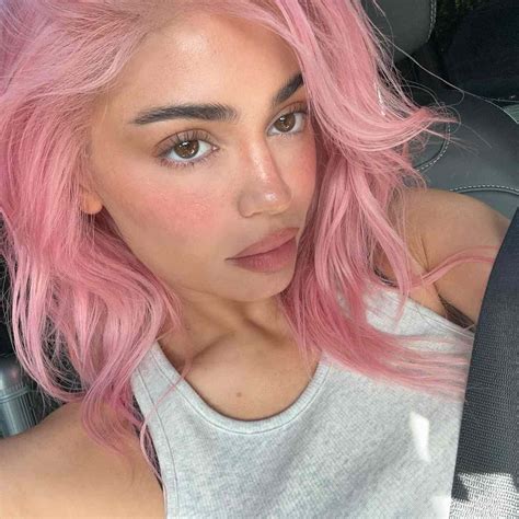 Kylie Jenner Debuts New Pink Hair on Instagram