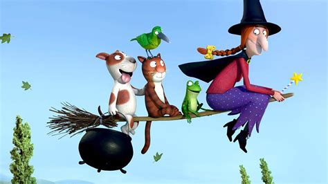 Room on the Broom | Disfraces para el día del libro, Dibujos, Peliculas completas hd