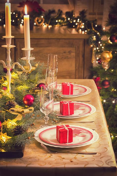 Details more than 65 traditional christmas table decorations latest ...