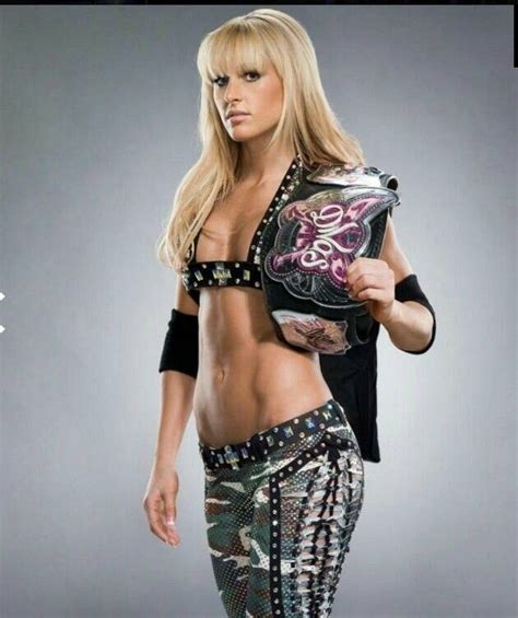 Michelle McCool As WWE Divas Champion 🏆