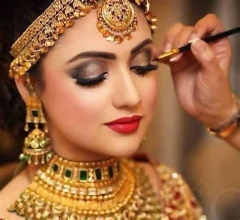 Best Beauty Parlour and Makeup for Ladies at Home in Vipin Khand | Beauty parlour makeup, Best ...