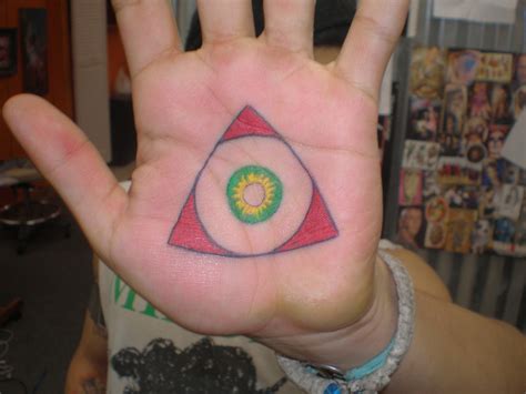 Update more than 70 eye on palm tattoo best - in.eteachers