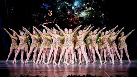 A look inside the Rockettes’ ‘Christmas Spectacular’ – Metro US