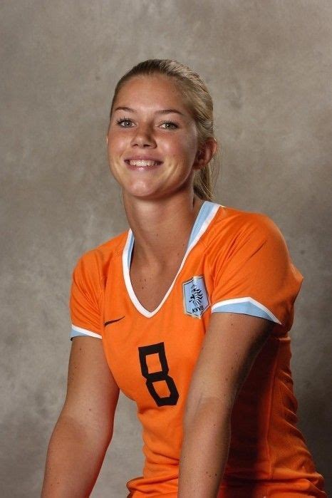 Anouk Hoogendijk - Dutch footballer | Women’s soccer, Female football ...