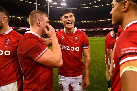 Louis Rees-Zammit happy with Wales debut at full-back as he reveals ...