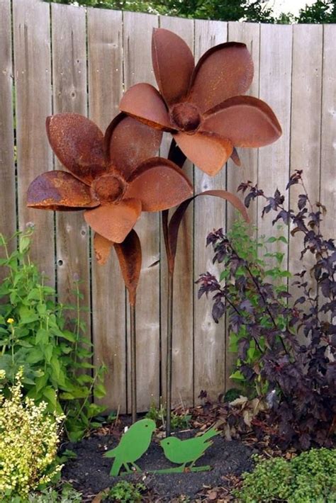 Modern Outdoor Metal Garden Art Ideas17 | Garden art, Metal garden art ...