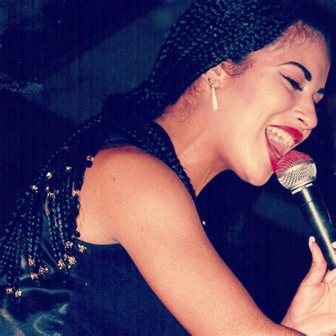 Selena Quintanilla Perez Singing