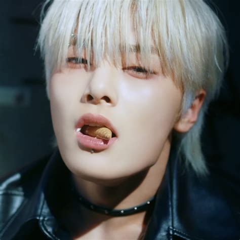 Story Kids on Twitter: "-tsk his under lips piercing is so ️‍🔥 @Stray ...