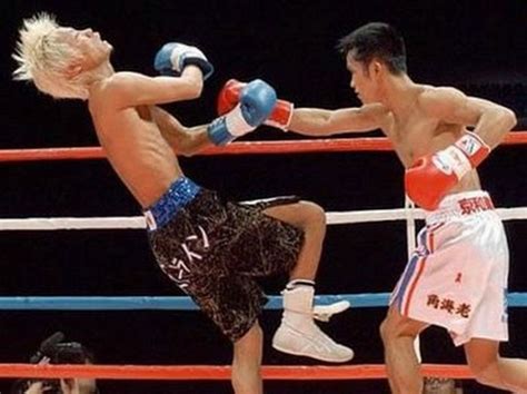 Powerful Boxing Punches (36 pics)