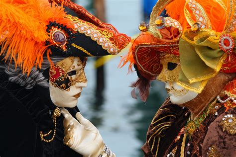File:Venice Carnival - Masked Lovers (2010).jpg - Wikipedia