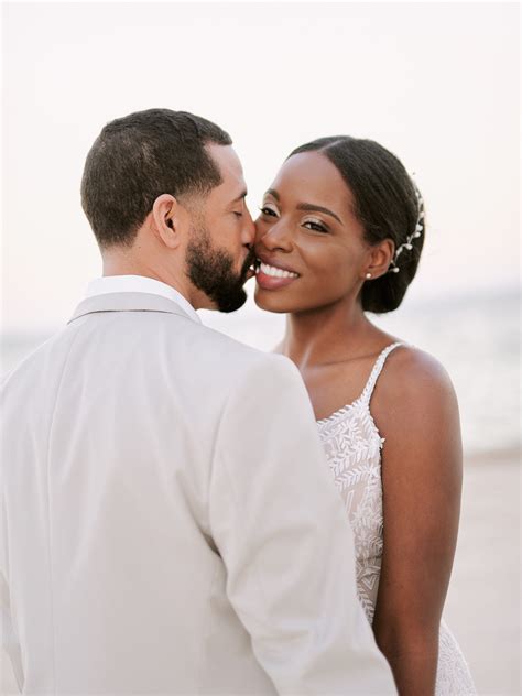 An Intimate Beach Wedding at Victoria House - LMP Studios - Belize ...