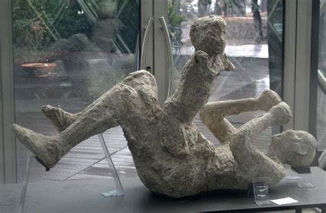 Képtalálat a következőre: „pompeii bodies lovers”