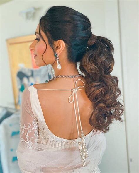 Share more than 125 ponytail hairstyle with saree super hot - POPPY