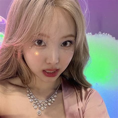Pin by ʚ¡ 𝑮𝒊𝒈𝒊 !ɞ on Nay in 2022 | Nayeon, Kpop girls, Girl icons