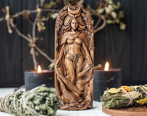 Moon goddess wooden Aradia lunar goddess celtic pagan | Etsy