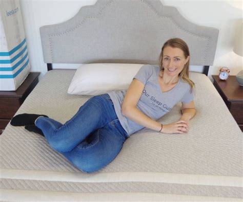 Leesa Mattress Review & BEST Coupon + 2 FREE Pillows