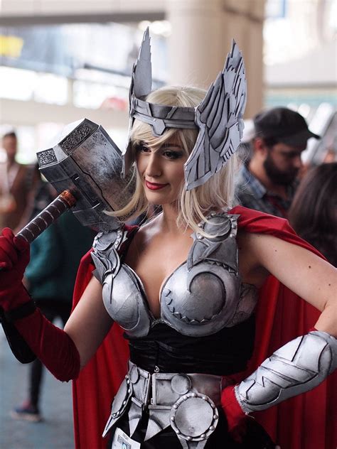 Female Thor Cosplay | Would love to find the photographer wh… | Flickr