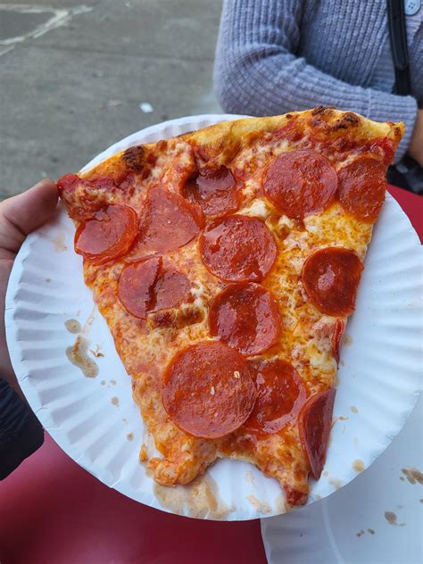 [I Ate] My first slice New York pizza from midtown manhattan : r/food