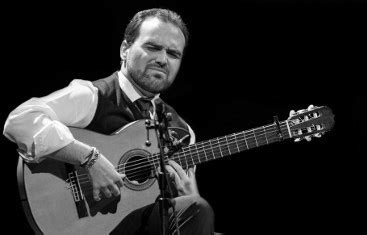 Santiago Lara arrives to Solera Flamenca - Solera Flamenca