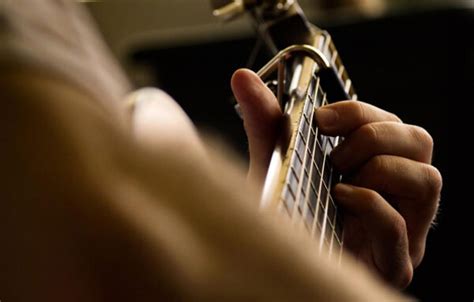 Beginner’s Guide To Rhythm Guitar Playing - Learn Guitar Malta