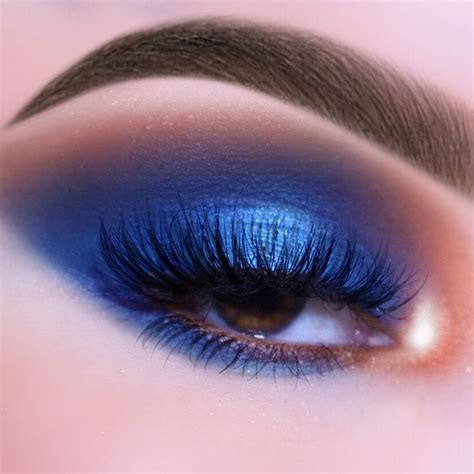 Blue Smokey Eye by @pecanmakeup | Blue smokey eye, Smokey eye, Makeup