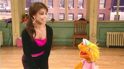 Sesame Street: Zoe's Dance Moves (2003) | MUBI