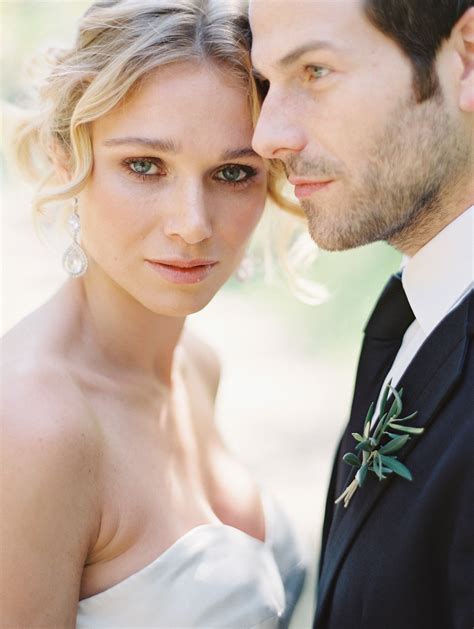 Romantic Minimalism Wedding Inspiration | Wedding inspiration, Wedding, Bridal beauty