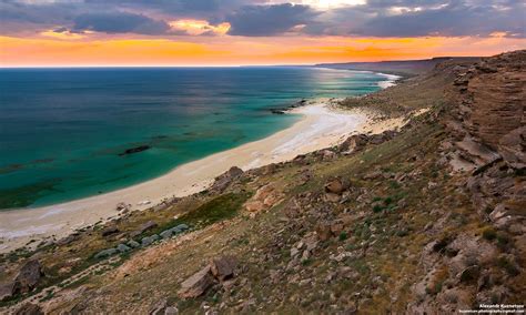 Beach in Golubaya Bay – a wonderful site on the Caspian coast · Kazakhstan travel and tourism blog