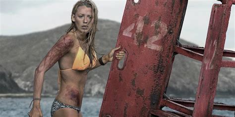 Trailer of The Shallows starring Blake Lively : Teaser Trailer