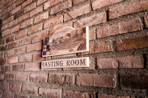 Brown Wooden Tasting Room-printed Wall Decor · Free Stock Photo