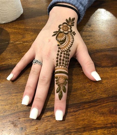 50 Latest One Finger Mehndi Designs - K4 Fashion