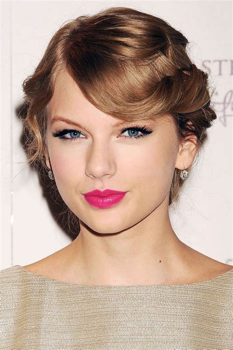 Taylor Swift's Amazing Beauty Transformation Through the Years | Taylor swift hair, Bright pink ...