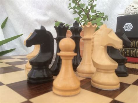 Magnus Carlsen World Championship Chess Set | Luxury Chess Sets ...