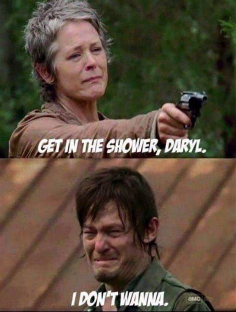 Darryl needs a shower Walking Dead Funny, The Walking Dead Saison, The ...